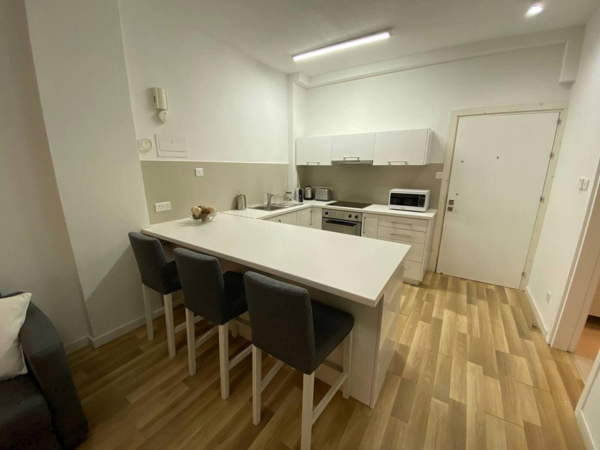 Seabreeze City Center Flats By Trulycyprus Limassol Eksteriør billede