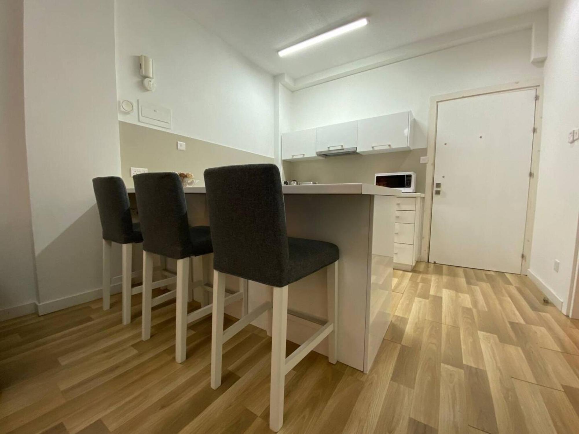 Seabreeze City Center Flats By Trulycyprus Limassol Eksteriør billede